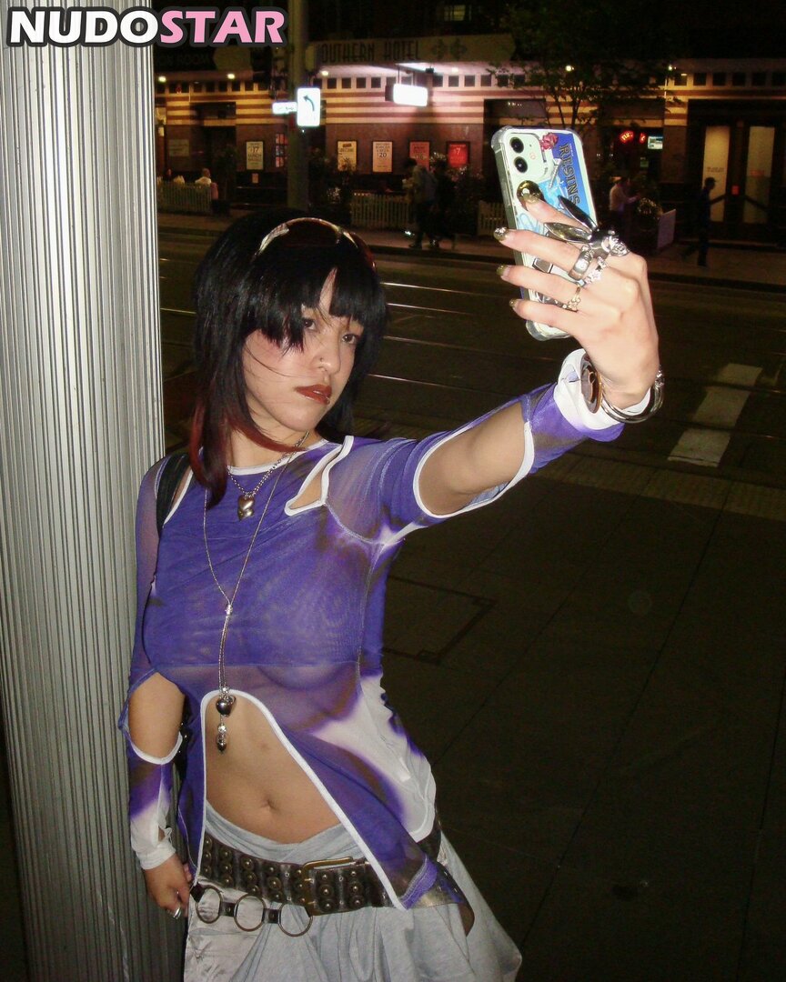 14strk / Elle Hioe / itselleokay Nude  22