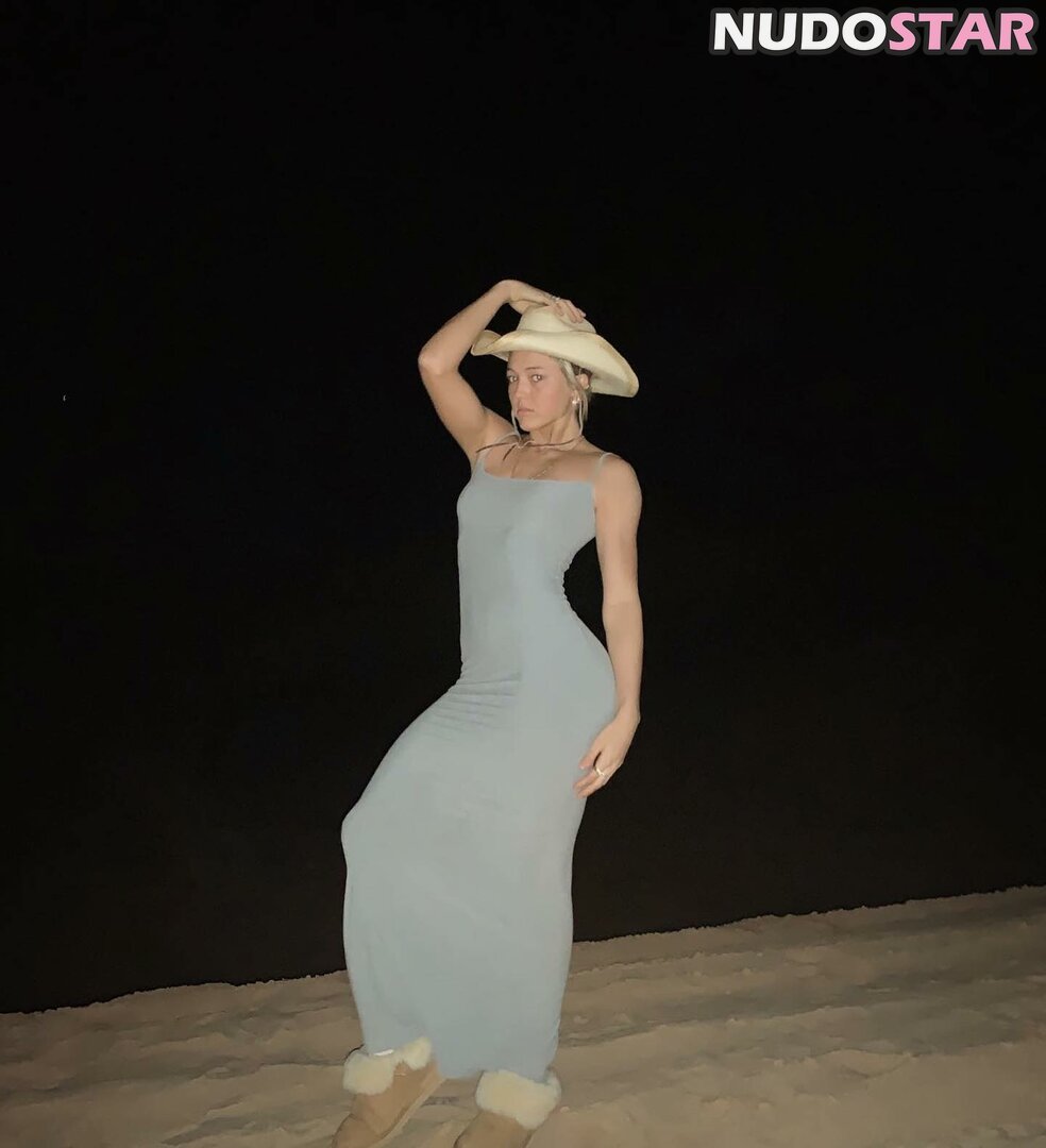 2003sidney2003 / sidneyystewartt Nude  13