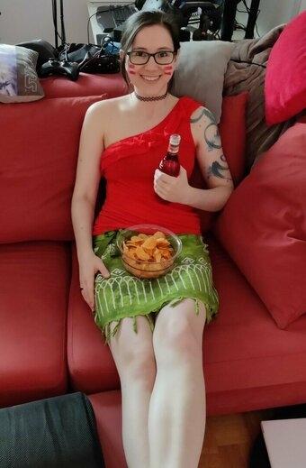 2DKiri Nude Leaks Photo 9