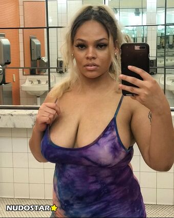 Chinky Chick Nude Leaks Photo 27