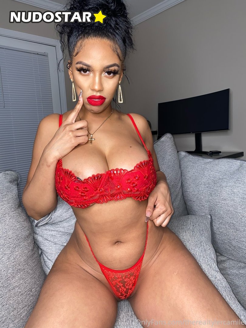 therealtylercamile Leaked Photo 18