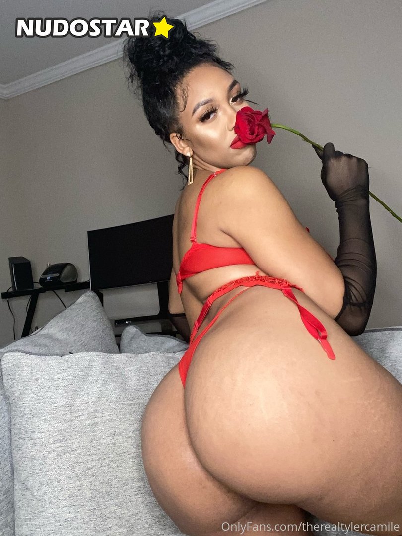 therealtylercamile Leaked Photo 38