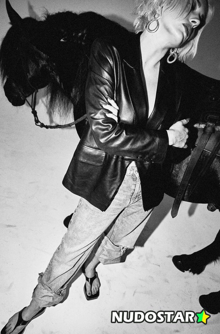 Caroline Vreeland Leaked Photo 12