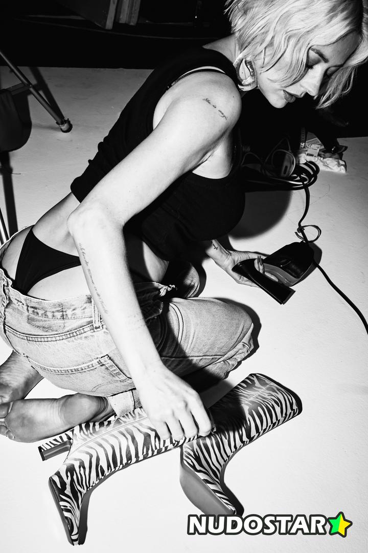 Caroline Vreeland Leaked Photo 37