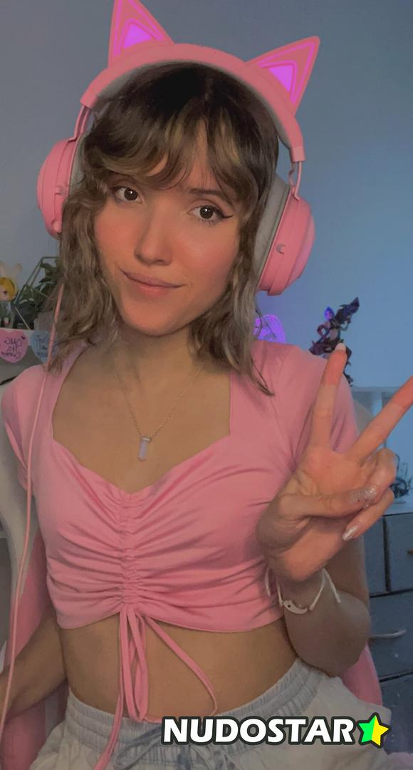 Strawberrygirlkairi Leaked Photo 11