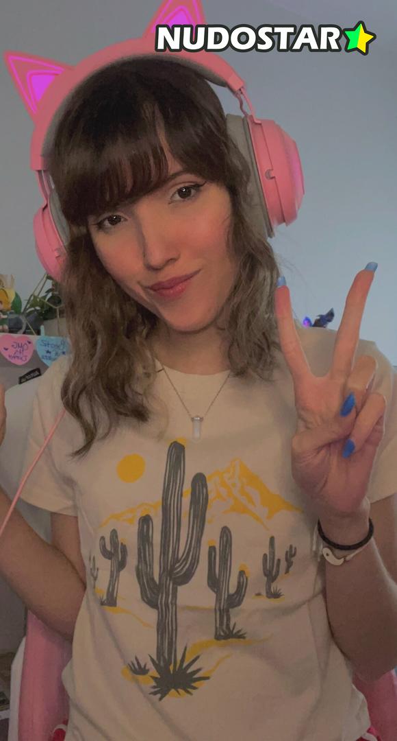 Strawberrygirlkairi Leaked Photo 16