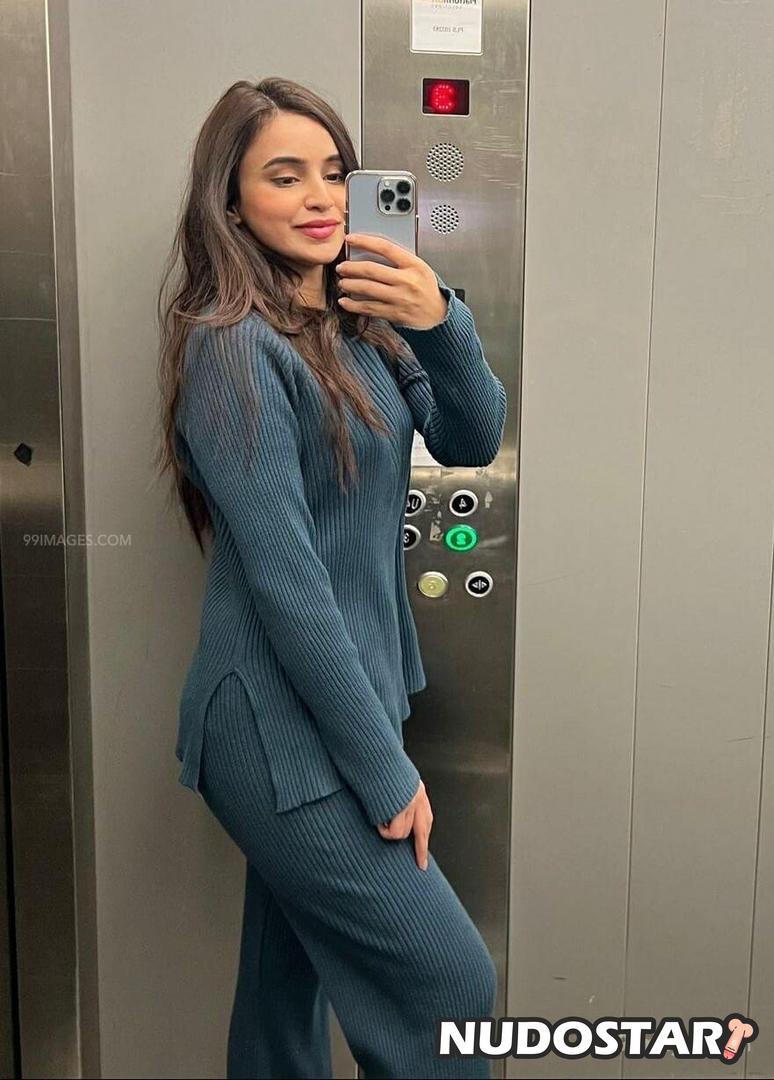 Ankitta Sharma Leaked Photo 4