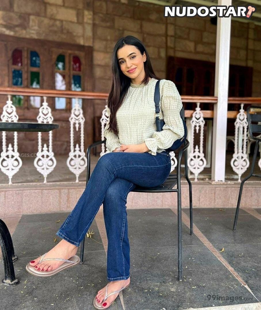 Ankitta Sharma Leaked Photo 11