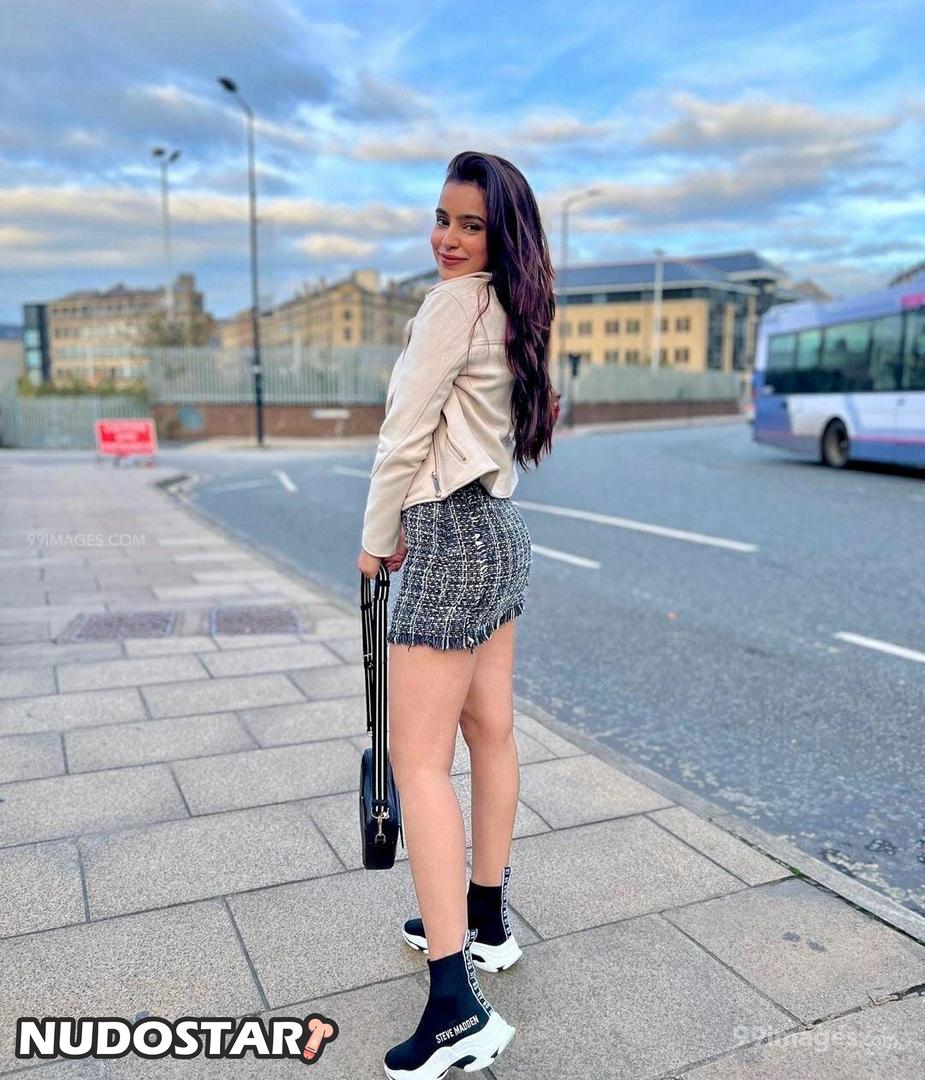 Ankitta Sharma Leaked Photo 12