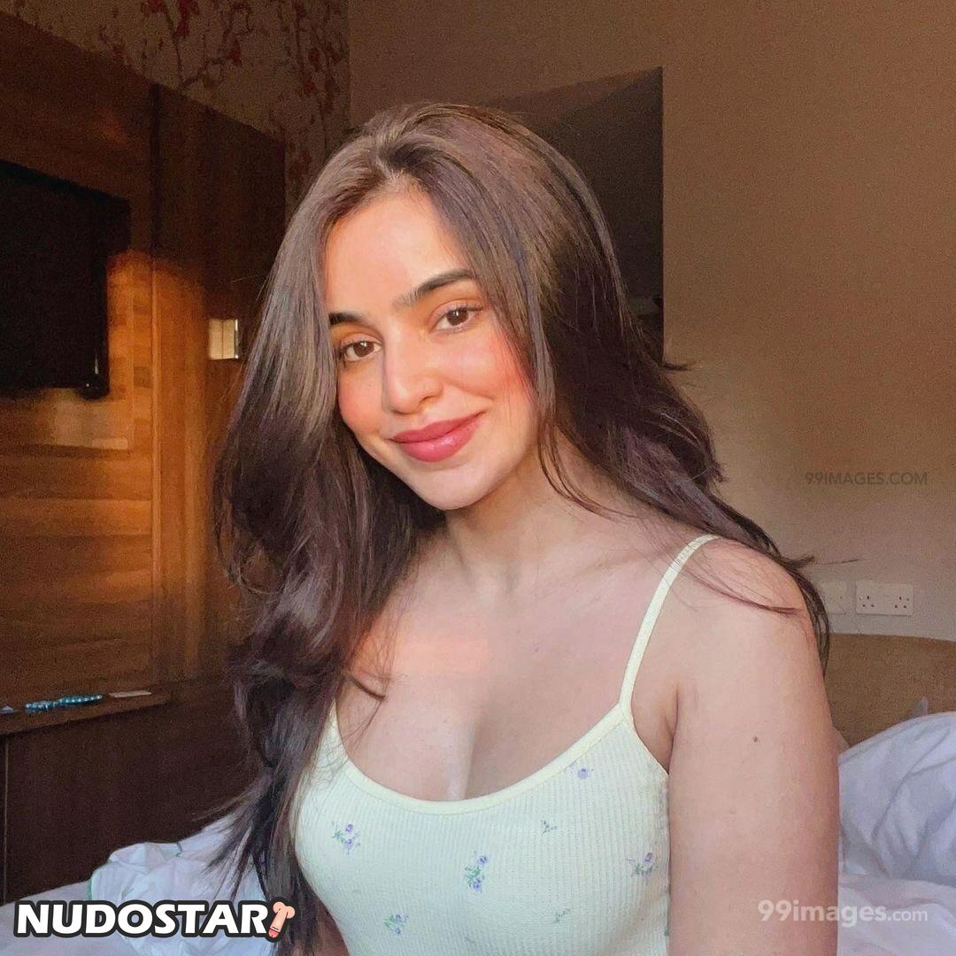 Ankitta Sharma Leaked Photo 14