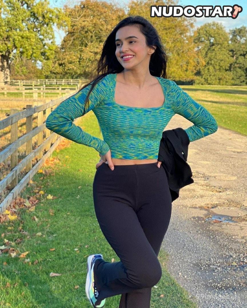 Ankitta Sharma Leaked Photo 19