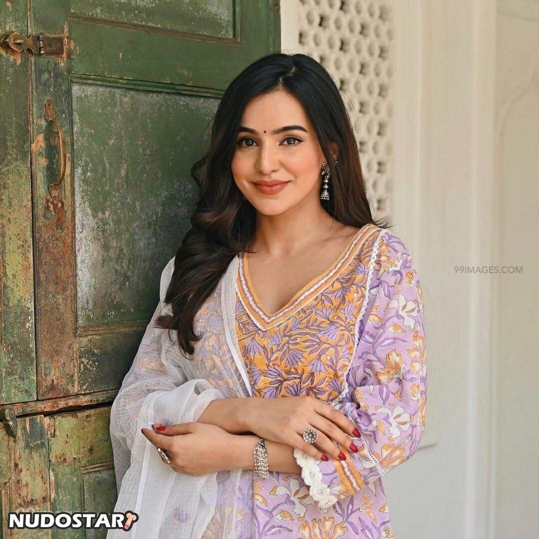 Ankitta Sharma Leaked Photo 21