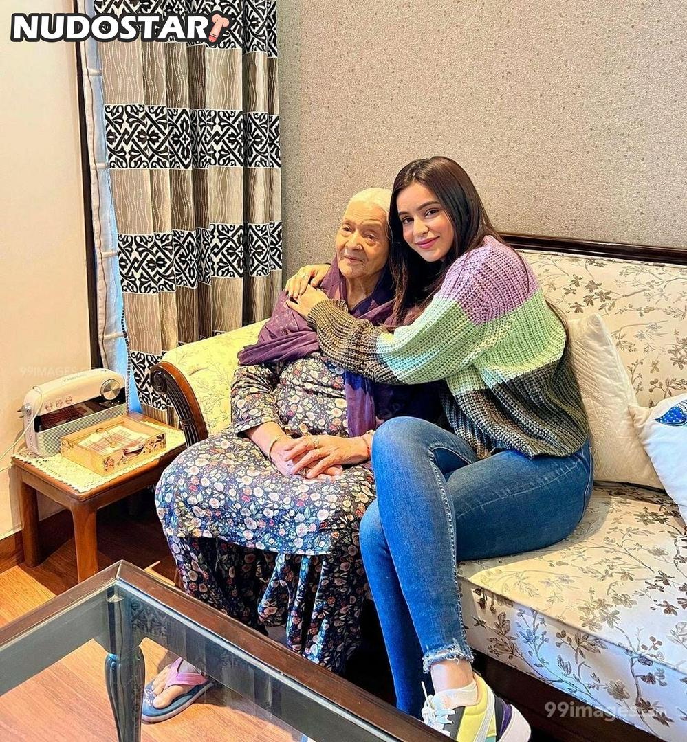 Ankitta Sharma Leaked Photo 24