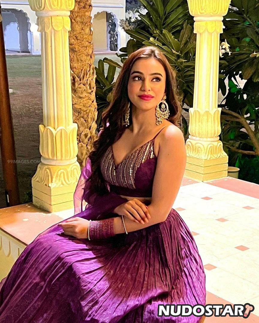 Ankitta Sharma Leaked Photo 35