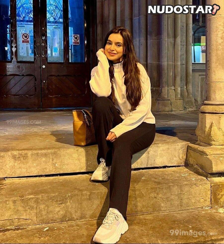 Ankitta Sharma Leaked Photo 38