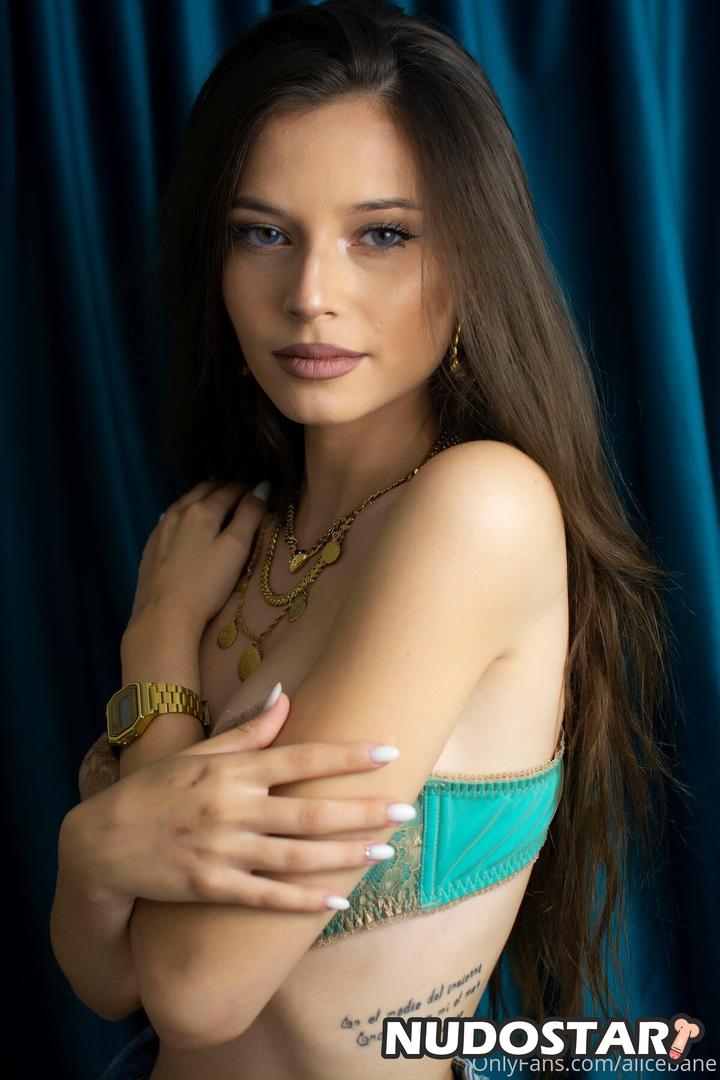 Isia Slay Leaked Photo 18