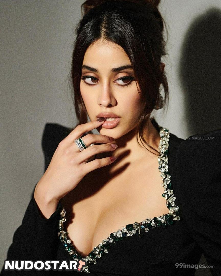 Janhvi Kapoor Leaked Photo 12