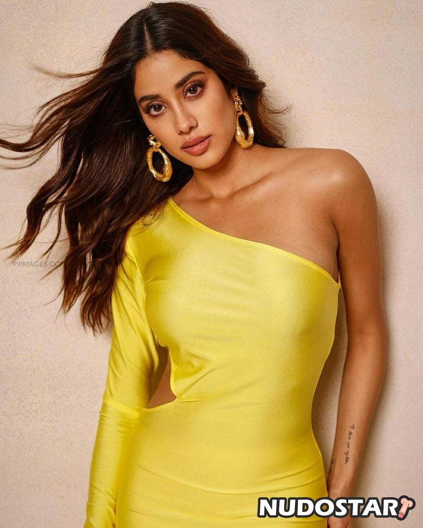 Janhvi Kapoor Leaked Photo 22