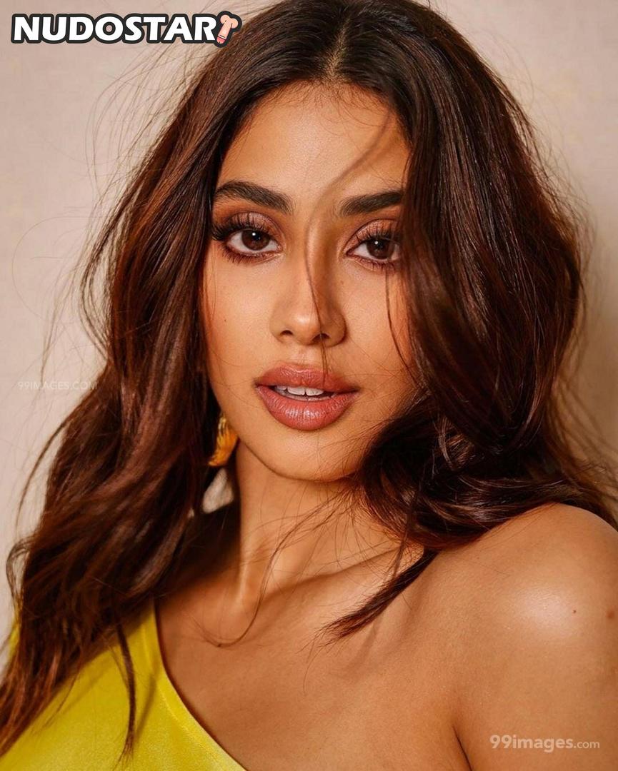 Janhvi Kapoor Leaked Photo 23