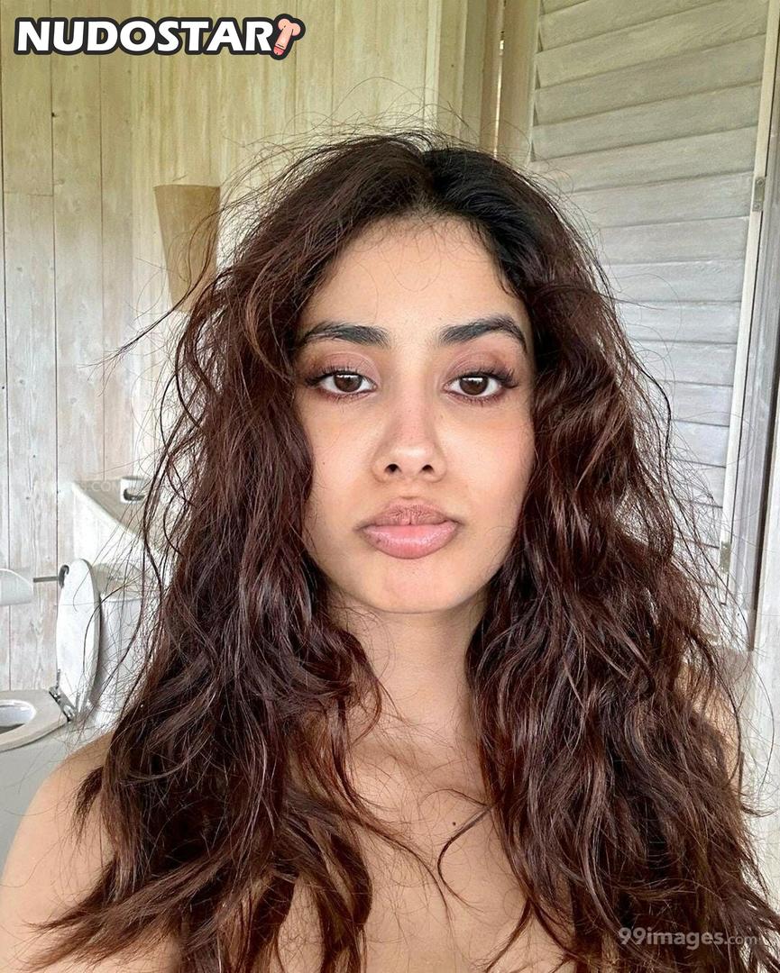 Janhvi Kapoor Leaked Photo 39