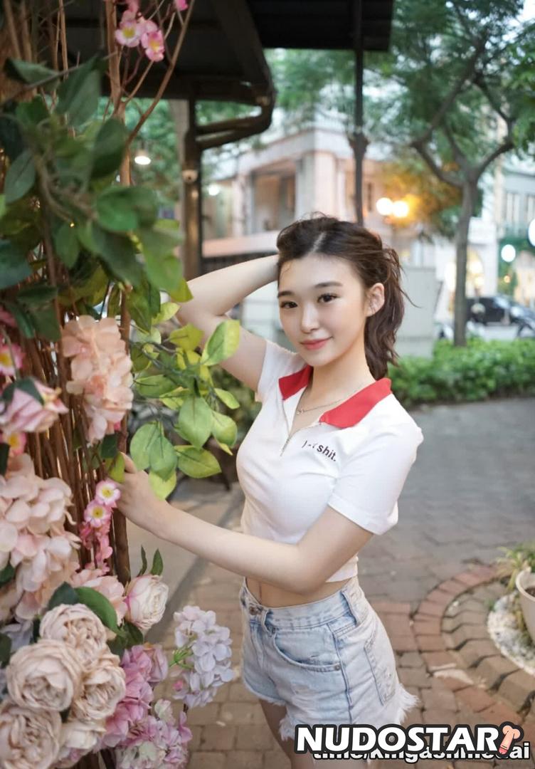 Livy Renata Leaked Photo 14