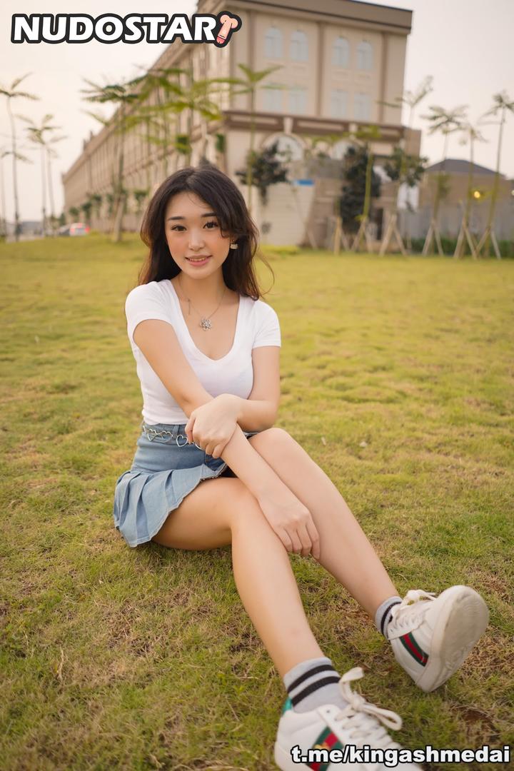 Livy Renata Leaked Photo 22