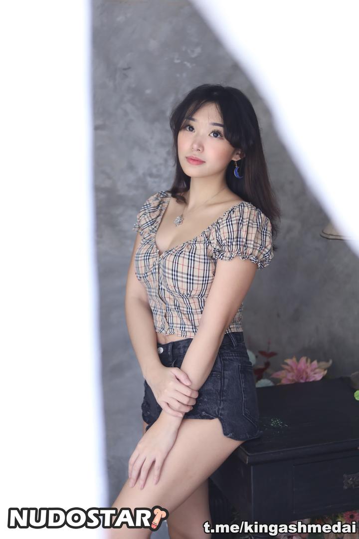 Livy Renata Leaked Photo 26