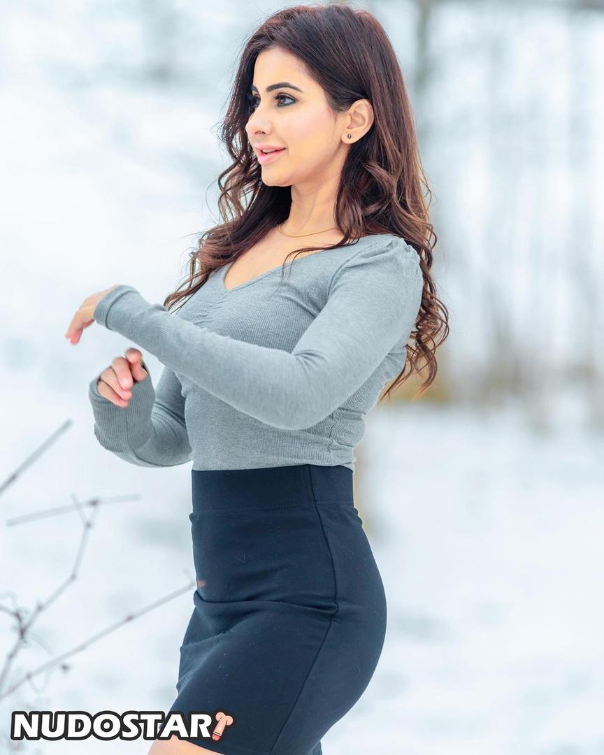 Meetii Kalher Leaked Photo 37