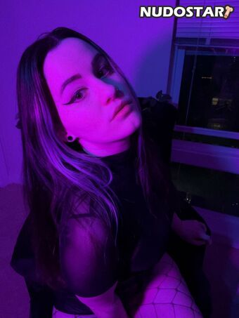 Concealedbones / Margean Nicoleta Ersilia Nude Leaks Photo 11