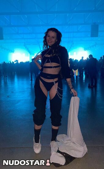 Flowwithsky / feenique / skyflowartist Nude Leaks OnlyFans Photo 28