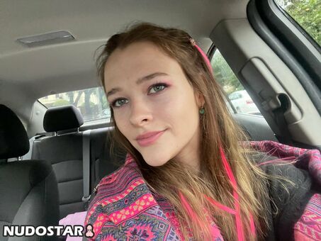 Flowwithsky / feenique / skyflowartist Nude Leaks OnlyFans Photo 47