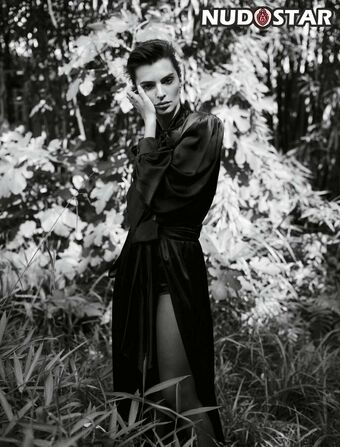 Emily Ratajkowski / Jasmine Asiri / emrata Nude Leaks Photo 167