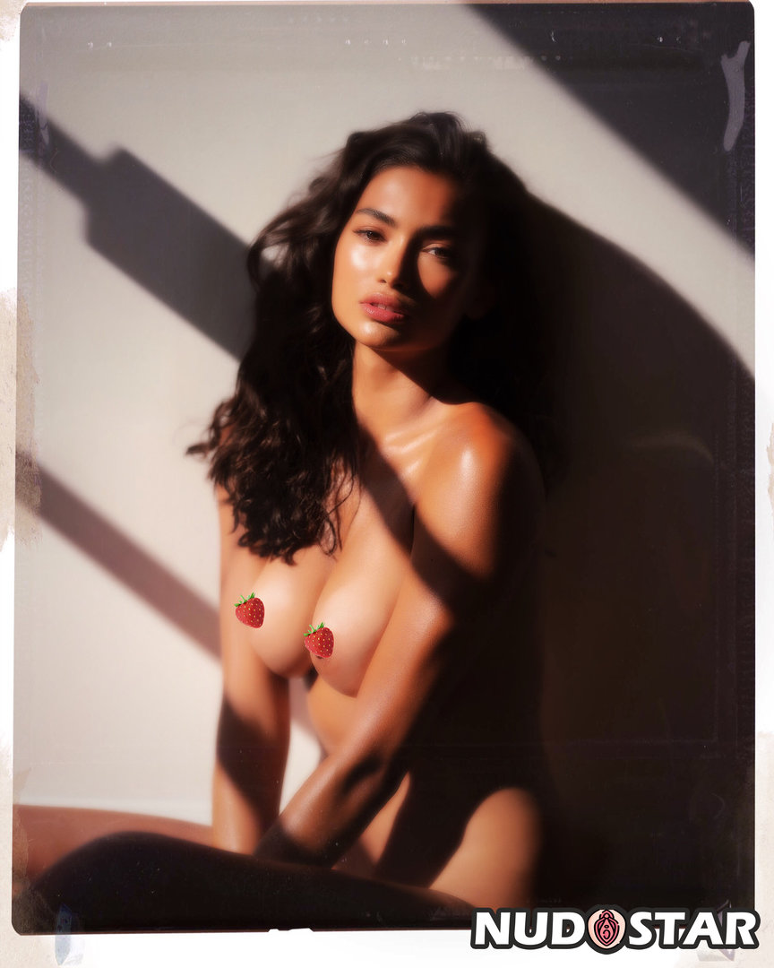 Kelly Gale Instagram Leaks (14 Photos)