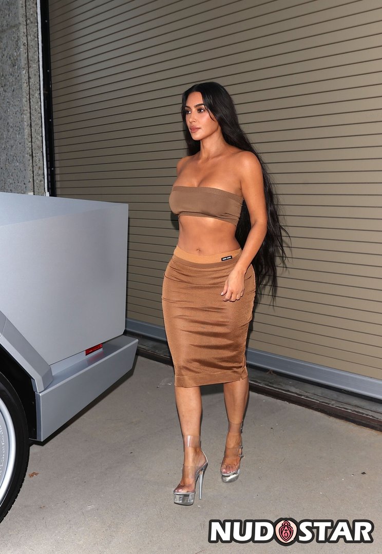 Kim Kardashian Instagram Leaks (15 Photos)