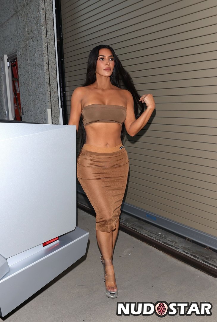 Kim Kardashian Instagram Leaks (15 Photos)