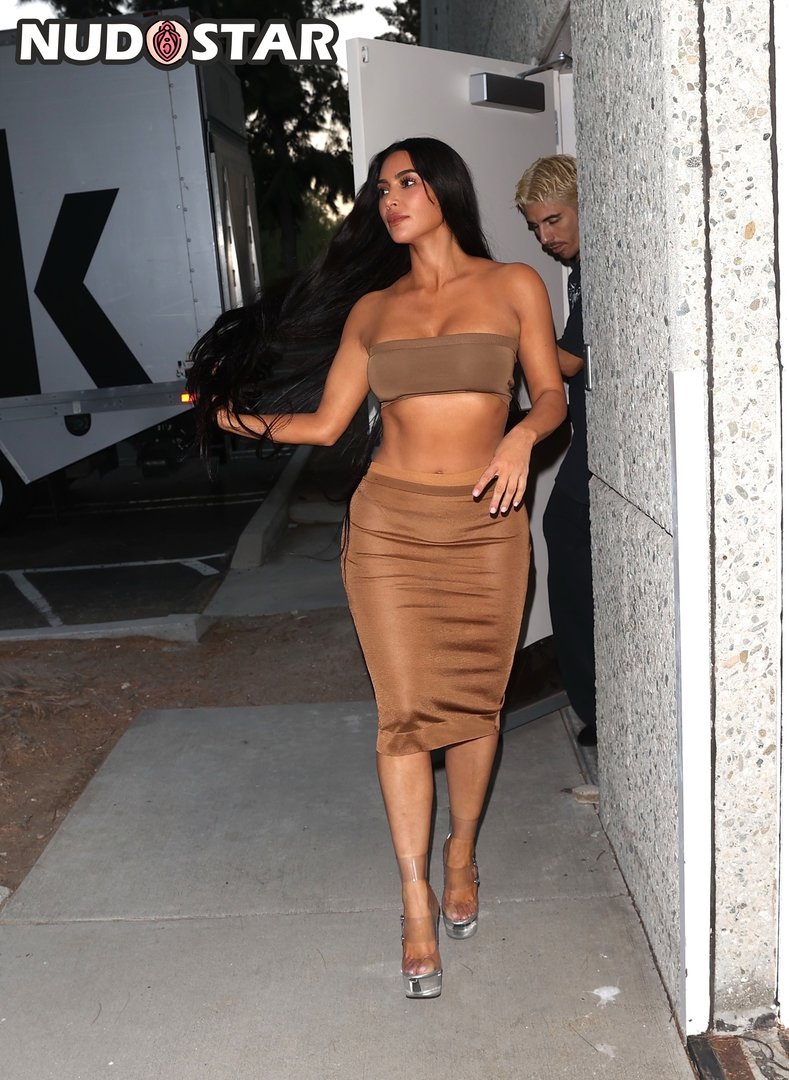 Kim Kardashian Instagram Leaks (15 Photos)