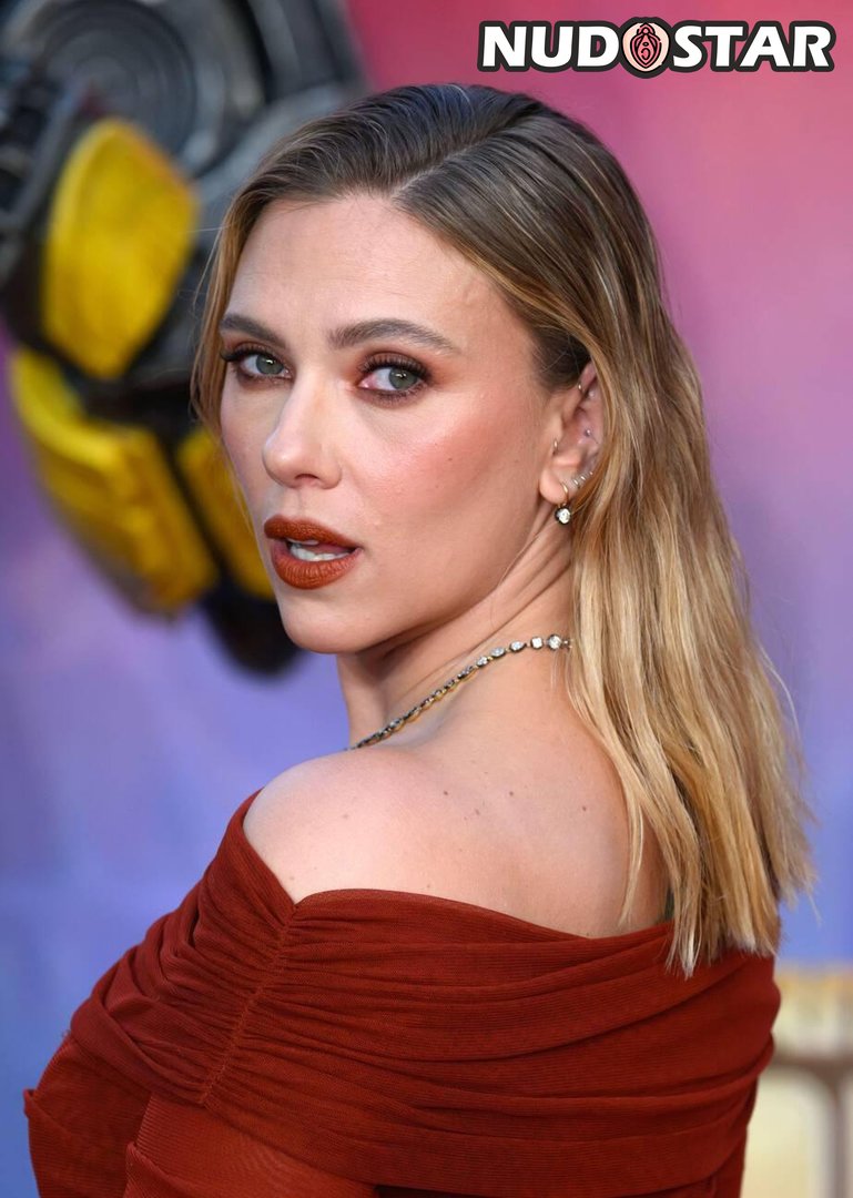 Scarlett Johansson Instagram Leaks (15 Photos)