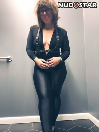 Stepstool Sarah / Meimei / stepstoolsarahx Nude Leaks Photo 37