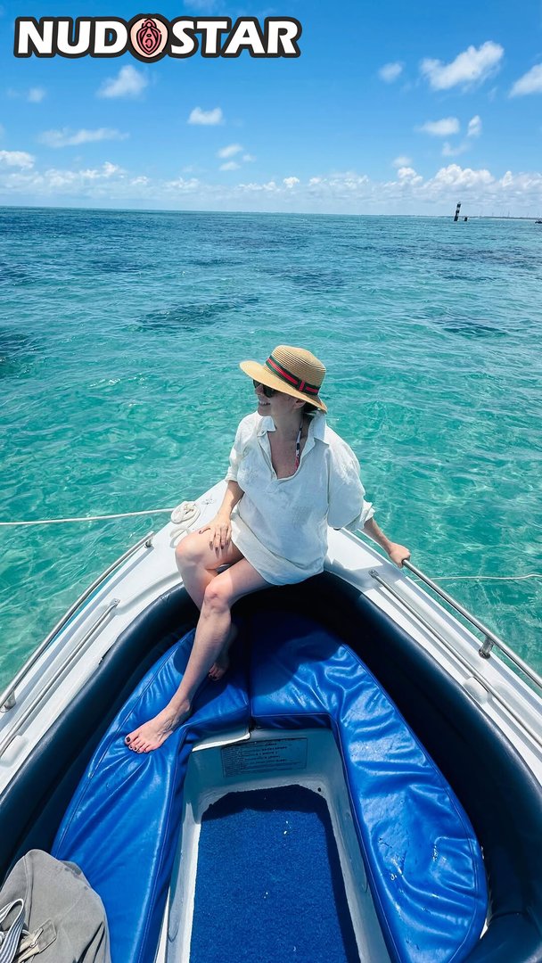 Adriana_Chaia Leaked Photo 3