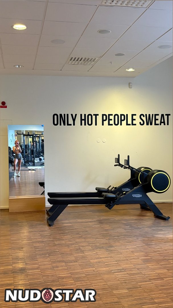 Alexandra_Stan Leaked Photo 14