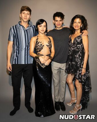 Isabela Merced / isabelamerced Nude Leaks Photo 34