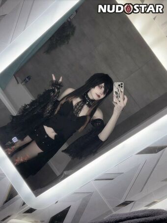 Flutterow / flutter6969 / flutterow_ Nude Leaks OnlyFans Photo 37