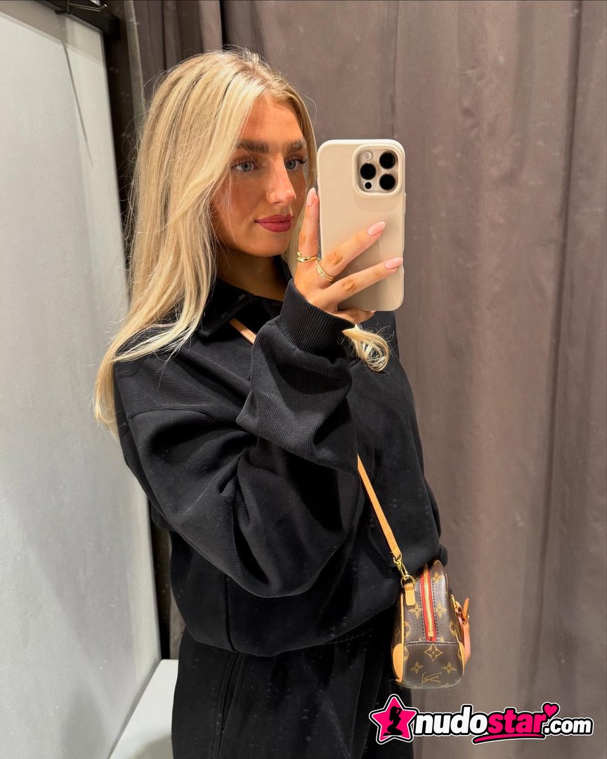 Aprilclawrence Leaked Photo 3