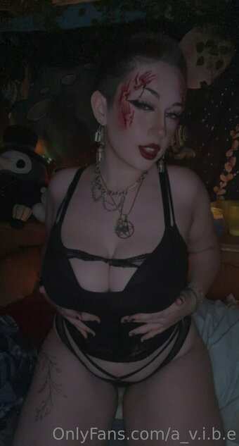 a_v.i.b.e Nude Leaks Photo 2