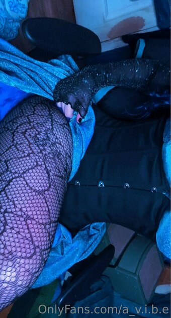 a_v.i.b.e Nude Leaks Photo 13