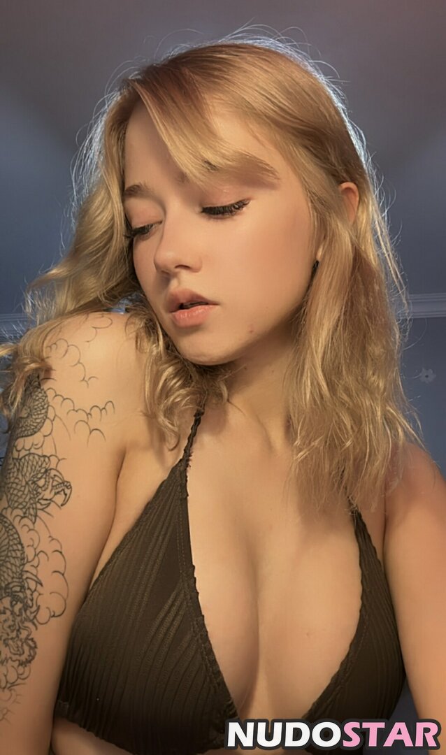 aa12k / aa12_k / elizk.aa12k Nude  6