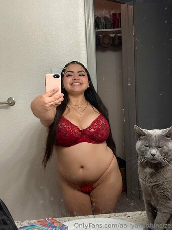 aaliyahsofunsize Nude Leaks Photo 2