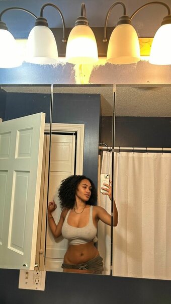 Aaliyeezy Nude Leaks Photo 20