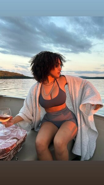 Aaliyeezy Nude Leaks Photo 23