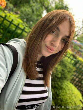 aannaasmith Nude Leaks Photo 1
